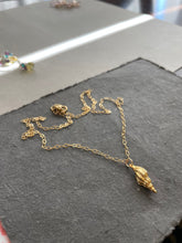 Load image into Gallery viewer, Conch Shell Resort Necklace