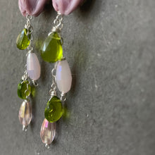 Load image into Gallery viewer, Lavender Pink Flower European Lampwork Cascade Earrings