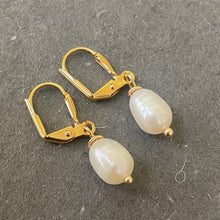 Load image into Gallery viewer, Freshwater Pearl Dangles, gold plated