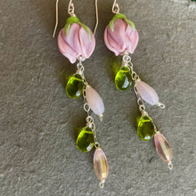 Load image into Gallery viewer, Lavender Pink Flower European Lampwork Cascade Earrings