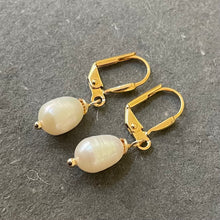 Load image into Gallery viewer, Freshwater Pearl Dangles, gold plated