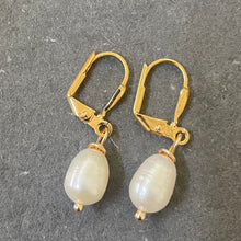 Load image into Gallery viewer, Freshwater Pearl Dangles, gold plated