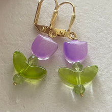 Load image into Gallery viewer, Purple Tulip Earrings, peridot