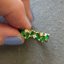 Load image into Gallery viewer, Emerald Green Band Ring, Size 7