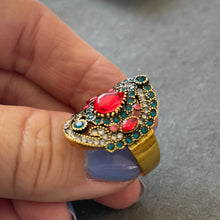 Load image into Gallery viewer, Exotic Look Fun Ring, Size 7