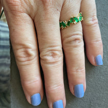 Load image into Gallery viewer, Emerald Green Band Ring, Size 7