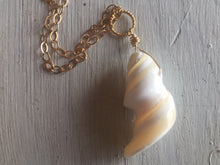 Load image into Gallery viewer, Hawaiian Trochus Mother of Pearl Necklace, metal choices