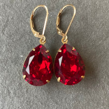 Load image into Gallery viewer, Viva Magenta gold luscious Color of the year 2023 Leverback Dangles, Mixed Metals