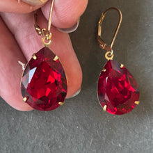 Load image into Gallery viewer, Viva Magenta gold luscious Color of the year 2023 Leverback Dangles, Mixed Metals