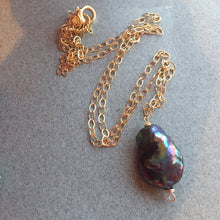 Load image into Gallery viewer, Paradise Single Peacock Pearl Necklace
