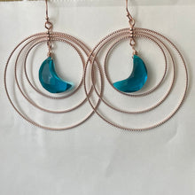 Load image into Gallery viewer, Rose Gold Rotating Moon Hoop