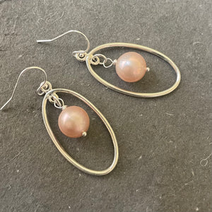Mauve-y Pink Edison Pearl Oval Hoop Earrings, OOAK