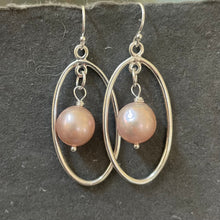 Load image into Gallery viewer, Mauve-y Pink Edison Pearl Oval Hoop Earrings, OOAK
