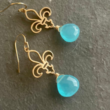 Load image into Gallery viewer, Swiss Blue Fleur de lis Earrings