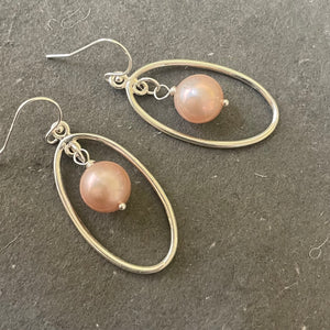 Mauve-y Pink Edison Pearl Oval Hoop Earrings, OOAK