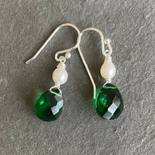 Load image into Gallery viewer, Pearl and Emerald Green Pear Cut Earrings