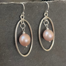 Load image into Gallery viewer, Mauve-y Pink Edison Pearl Oval Hoop Earrings, OOAK