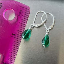 Load image into Gallery viewer, Bright Emerald Green Teardrop Dangle Earrings