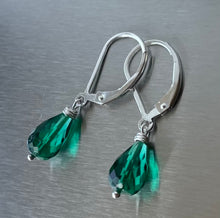 Load image into Gallery viewer, Bright Emerald Green Teardrop Dangle Earrings