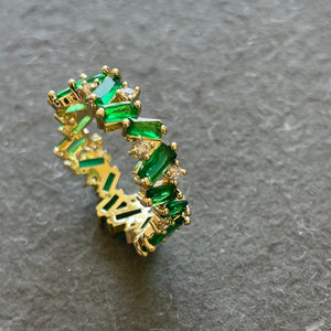 Emerald Green Band Ring, Size 7