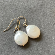 Load image into Gallery viewer, Freshwater Pearl Earrings 51323a