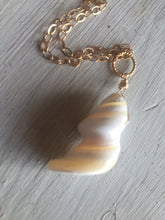 Load image into Gallery viewer, Hawaiian Trochus Mother of Pearl Necklace, metal choices